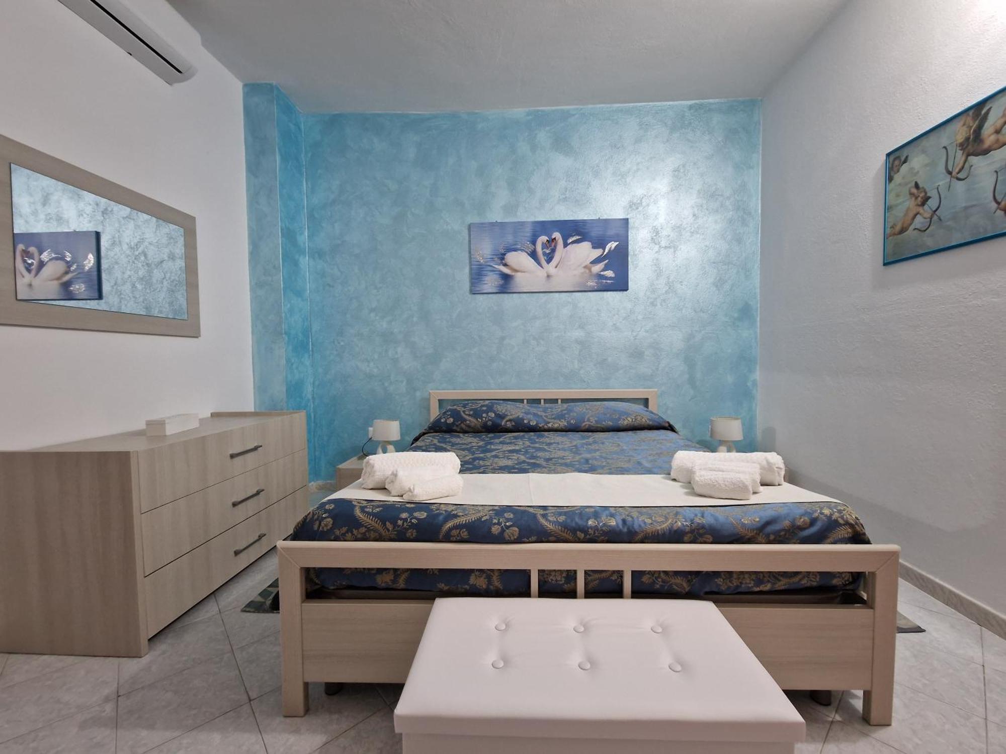 Santa Venere Apartments "Parcheggio Privato Moto-Auto" Ricarica Auto Elettriche 트로페아 객실 사진